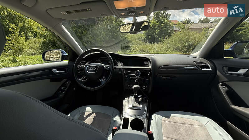 Седан Audi A4 2012 в Золочеве