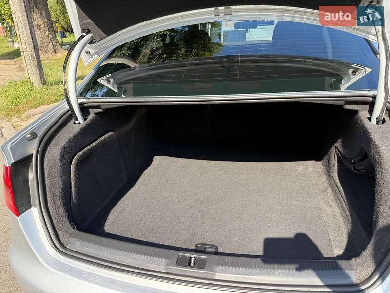 Седан Audi A4 2008 в Чернигове