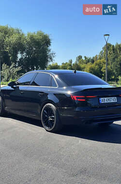 Седан Audi A4 2017 в 
