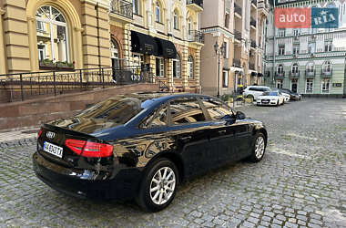 Седан Audi A4 2012 в 
