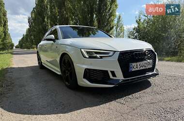 Седан Audi A4 2016 в Киеве