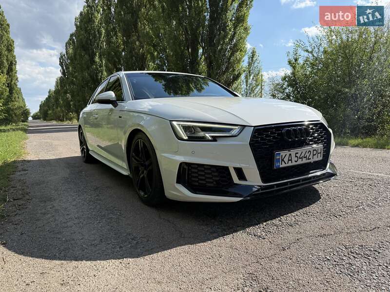 Седан Audi A4 2016 в Киеве