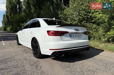 Седан Audi A4 2016 в Киеве
