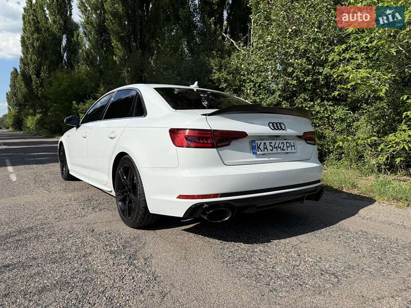 Седан Audi A4 2016 в Киеве
