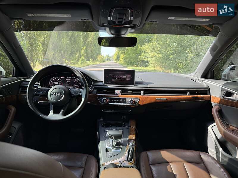 Седан Audi A4 2016 в Киеве