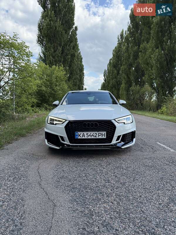 Седан Audi A4 2016 в Киеве