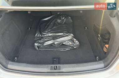 Седан Audi A4 2016 в 
