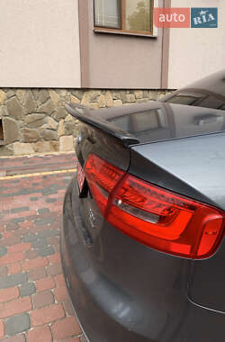 Седан Audi A4 2014 в 