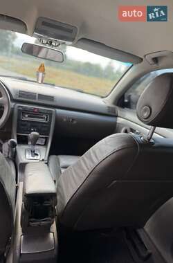 Седан Audi A4 2004 в 