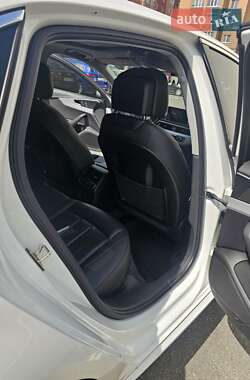 Седан Audi A4 2015 в 