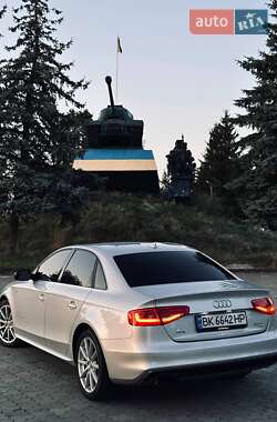 Седан Audi A4 2014 в 
