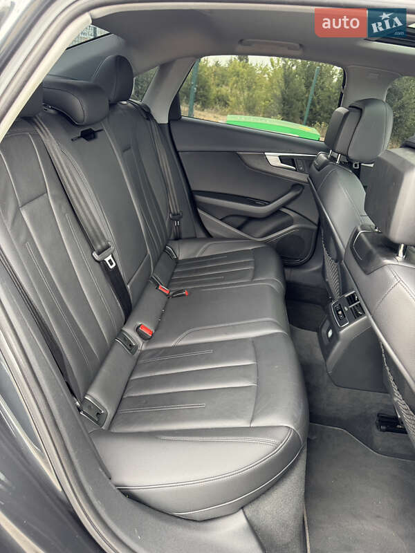 Седан Audi A4 2017 в Николаеве