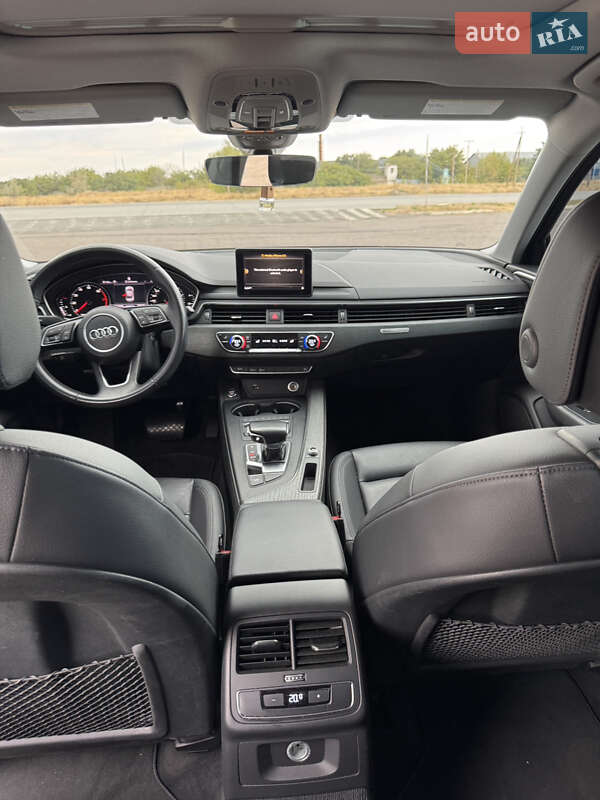Седан Audi A4 2017 в Николаеве