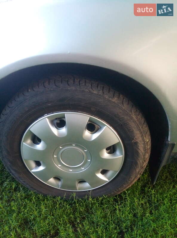 Седан Audi A4 1998 в Ярмолинцах