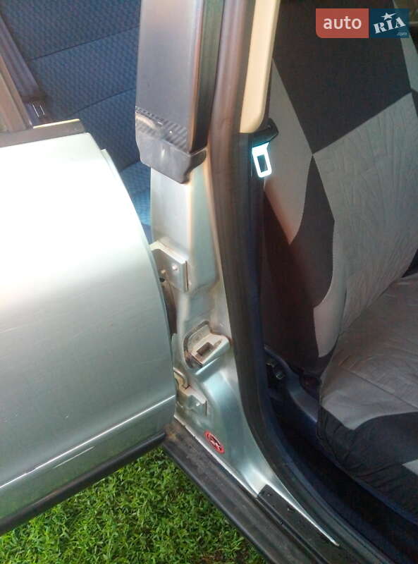 Седан Audi A4 1998 в Ярмолинцах