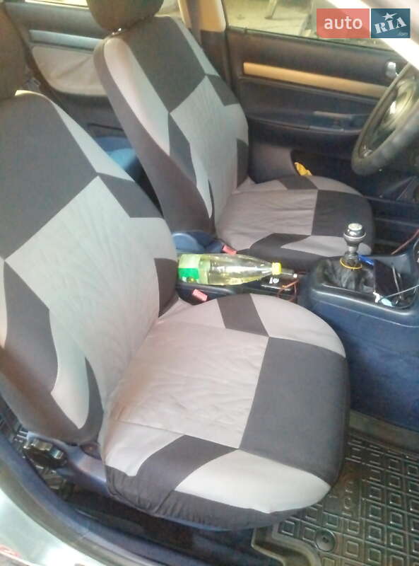 Седан Audi A4 1998 в Ярмолинцах