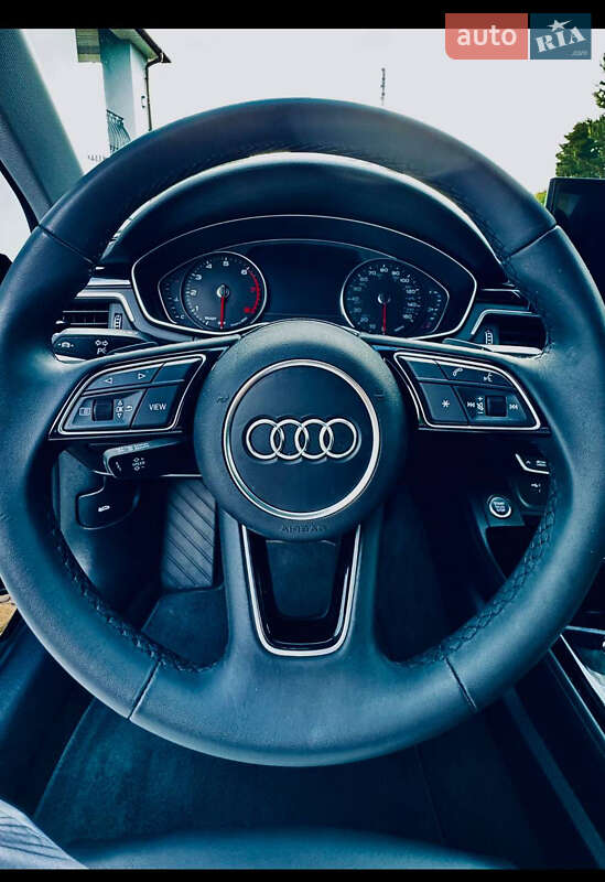 Седан Audi A4 2023 в Львове