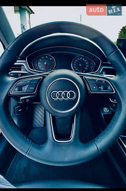 Седан Audi A4 2023 в 