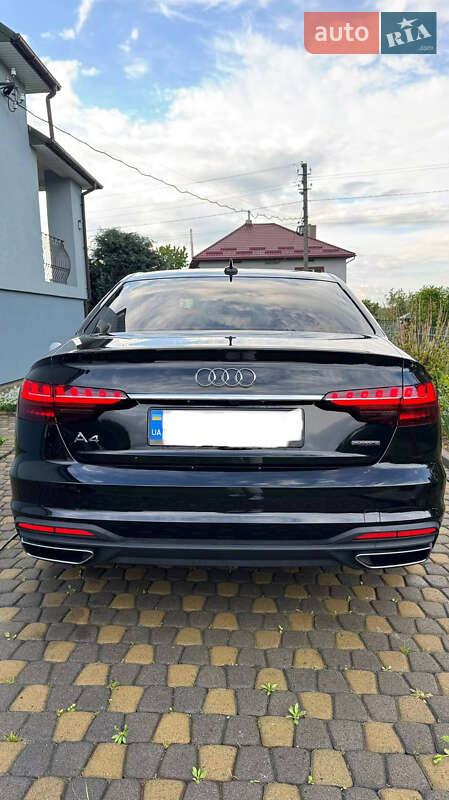 Седан Audi A4 2023 в Львове
