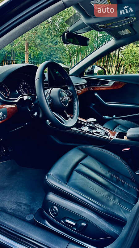 Седан Audi A4 2023 в Львове