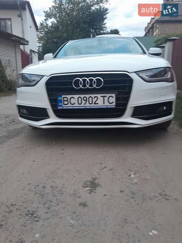 Седан Audi A4 2014 в Львове