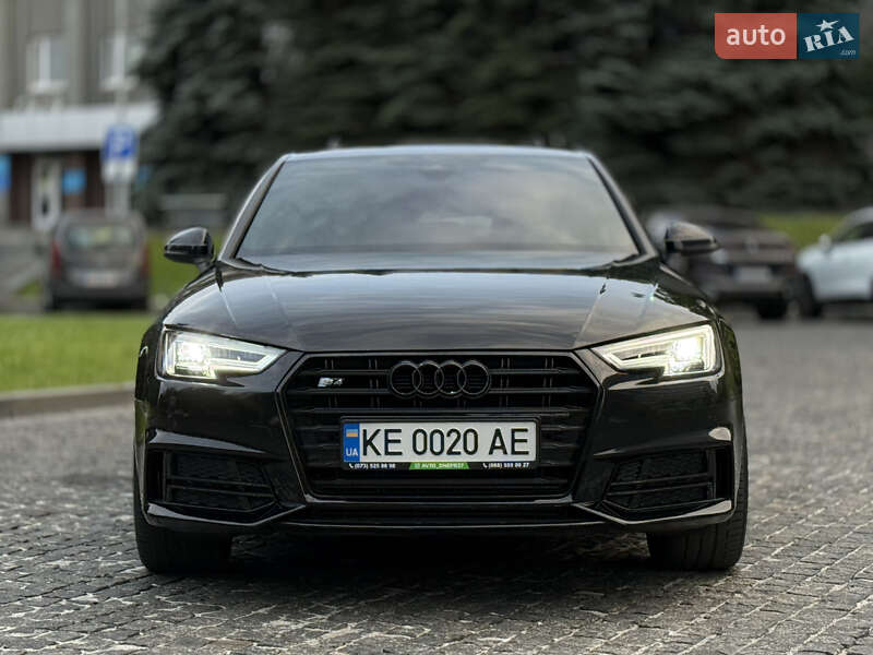 Седан Audi A4 2016 в Днепре