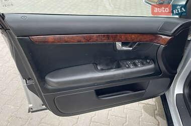 Седан Audi A4 2001 в 