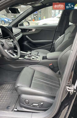 Седан Audi A4 2021 в 