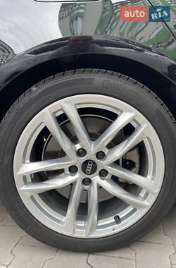 Седан Audi A4 2021 в 