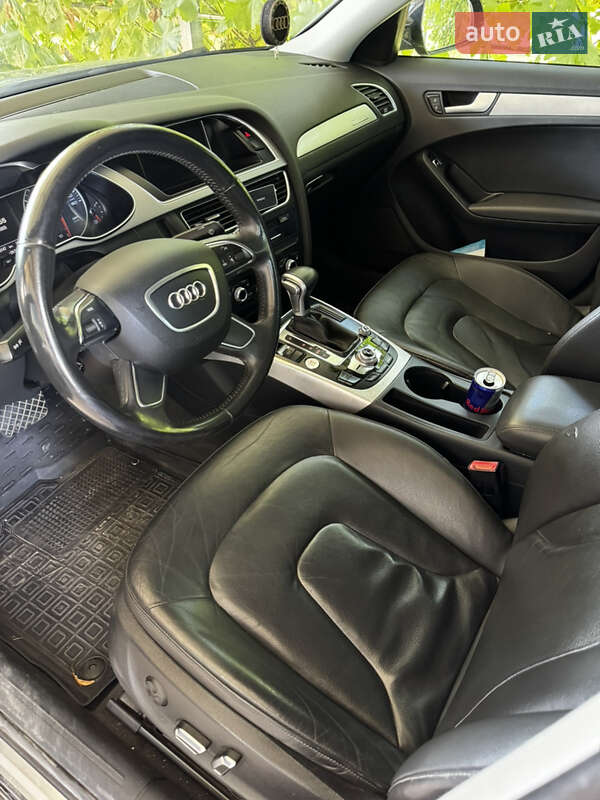 Седан Audi A4 2013 в Полтаве