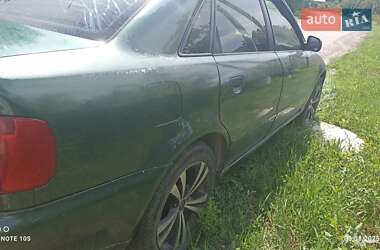 Седан Audi A4 1997 в 