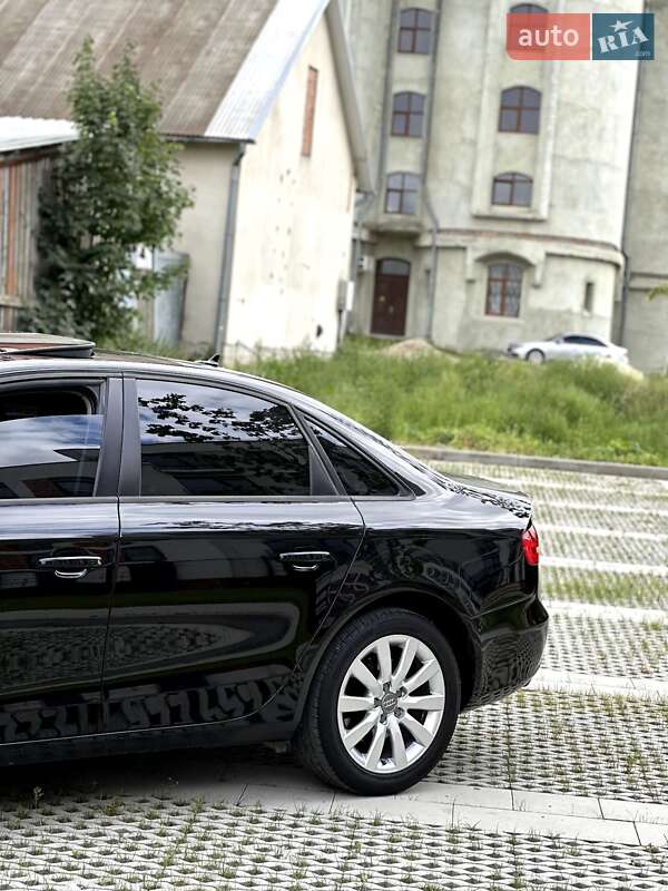 Седан Audi A4 2013 в Самборе