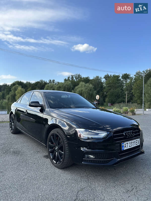 Седан Audi A4 2012 в Ивано-Франковске