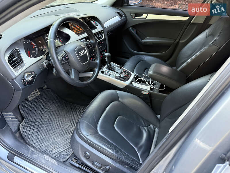 Седан Audi A4 2011 в Днепре