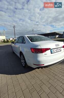 Седан Audi A4 2017 в 