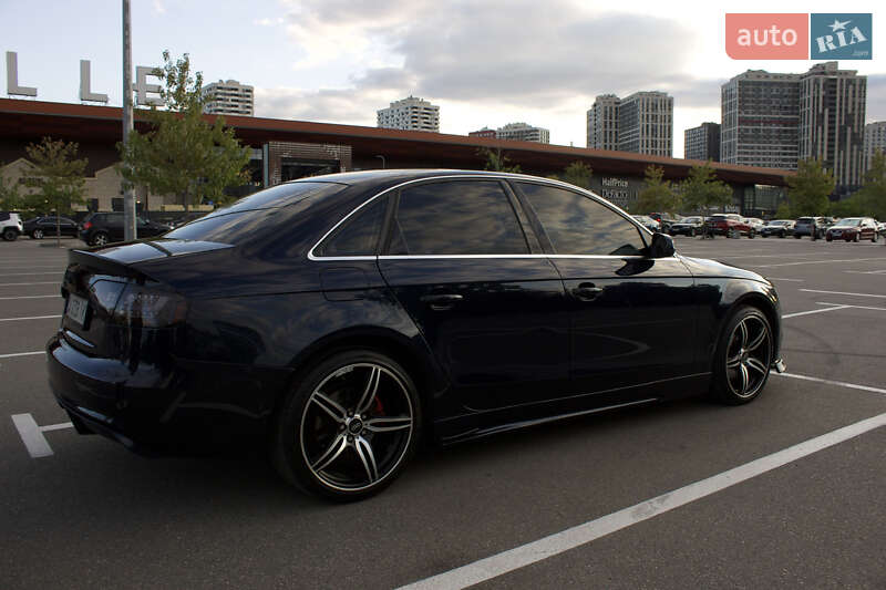 Седан Audi A4 2010 в Киеве