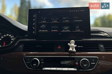 Седан Audi A4 2020 в 
