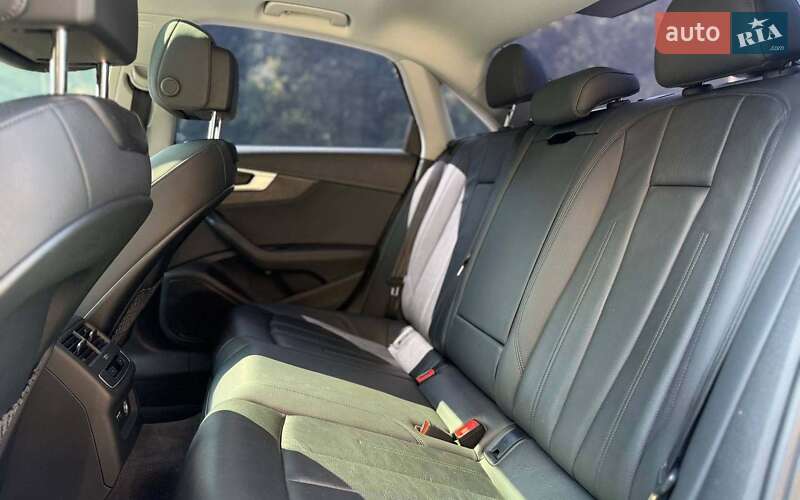 Седан Audi A4 2019 в Черновцах