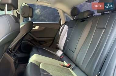 Седан Audi A4 2019 в 