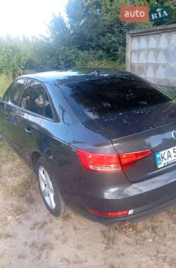 Седан Audi A4 2018 в 