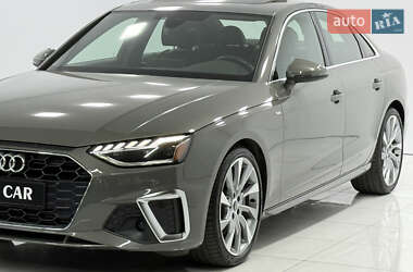 Седан Audi A4 2022 в 