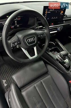 Седан Audi A4 2022 в 