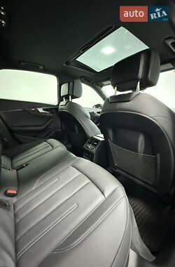 Седан Audi A4 2022 в 