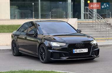 Седан Audi A4 2017 в 