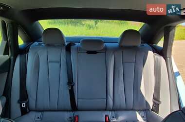 Седан Audi A4 2018 в 
