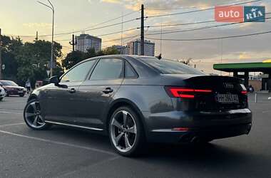 Седан Audi A4 2018 в 
