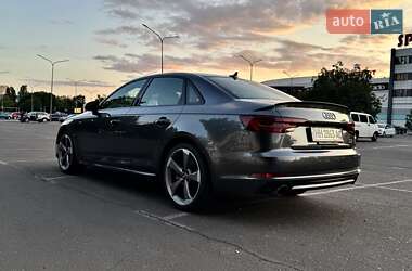 Седан Audi A4 2018 в 