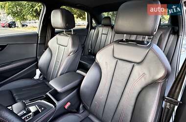 Седан Audi A4 2018 в 