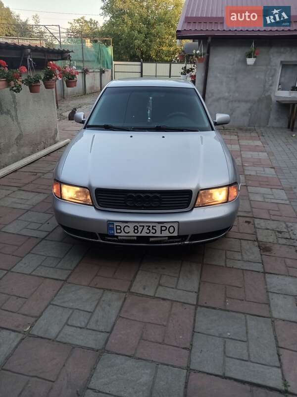 Седан Audi A4 1997 в Львове