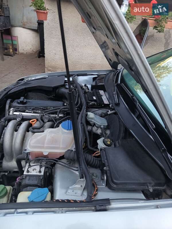 Седан Audi A4 1997 в Львове